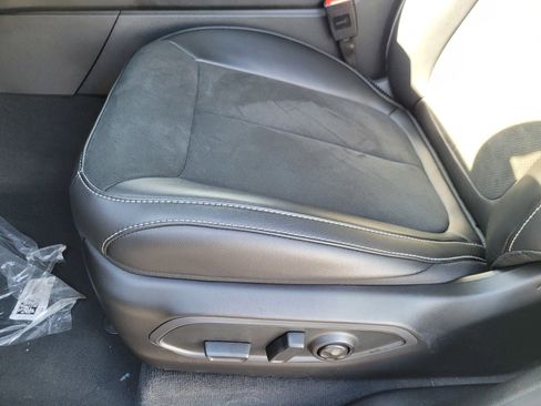 New 2025 Jeep Grand Cherokee Altitude image 13