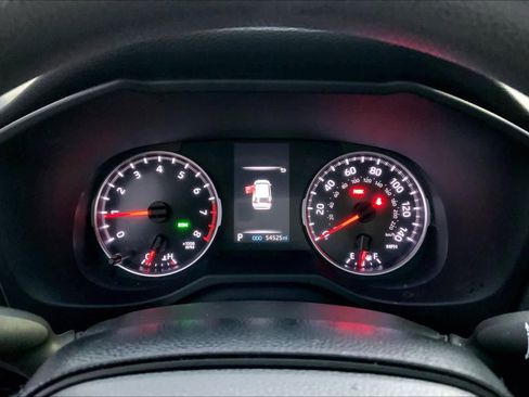 Used 2021 Toyota RAV4 XLE image 25