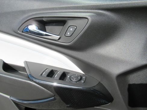 New 2026 Chevrolet Trax LT w/ Driver Confidence Package FWD image 19