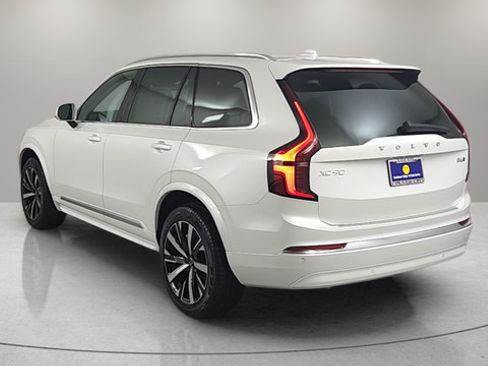 Certified 2025 Volvo XC90 B6 Core w/ Protection Package Premier AWD/4WD image 5