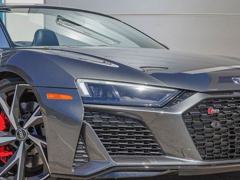 Used 2021 Audi R8 V10 w/ Premium Package RWD image 4