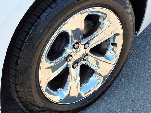 Used 2013 Dodge Charger SXT w/ Sport Appearance Group RWD image 10
