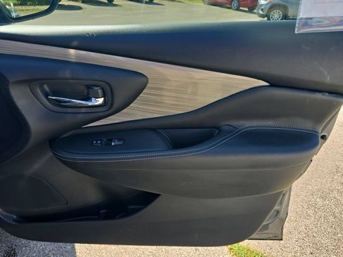 Used 2021 Nissan Murano SV FWD image 16