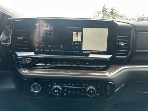 Used 2023 Chevrolet Silverado 1500 LT image 26