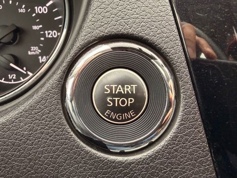 Used 2017 Nissan Rogue SV image 20