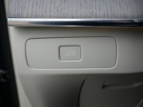 Certified 2025 Volvo XC90 B6 Ultra AWD/4WD image 26