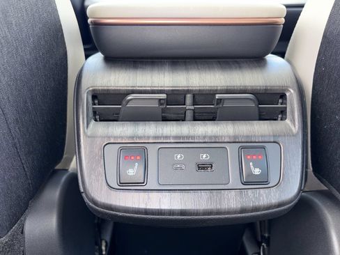 Certified 2024 Nissan Ariya AWD image 19