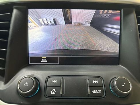 Used 2023 GMC Acadia SLT w/ Preferred Package AWD/4WD image 10