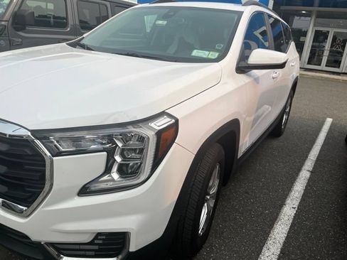 Used 2023 GMC Terrain SLE w/ Driver Convenience Package AWD/4WD image 1