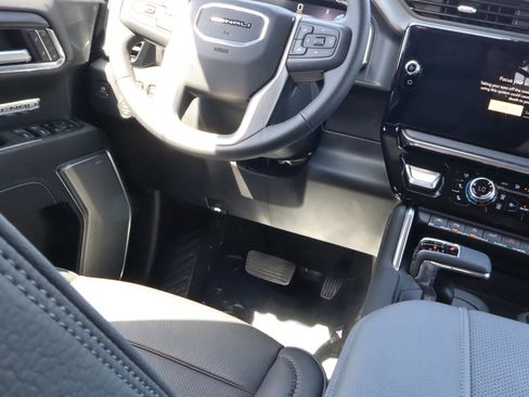 New 2026 GMC Sierra 1500 Denali AWD/4WD image 12