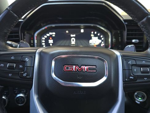 Used 2022 GMC Sierra 1500 SLT w/ SLT Convenience Package AWD/4WD image 23