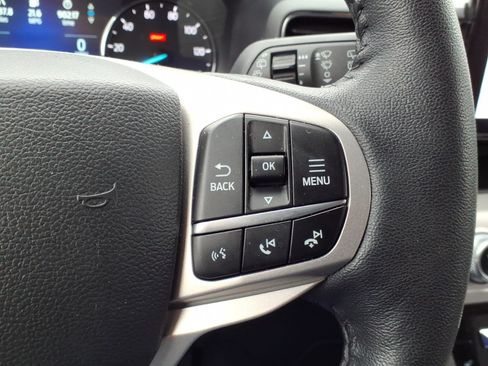Certified 2022 Ford Explorer XLT w/ Equipment Group 202A AWD/4WD image 27