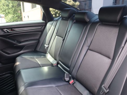 Used 2018 Honda Accord Sport image 22