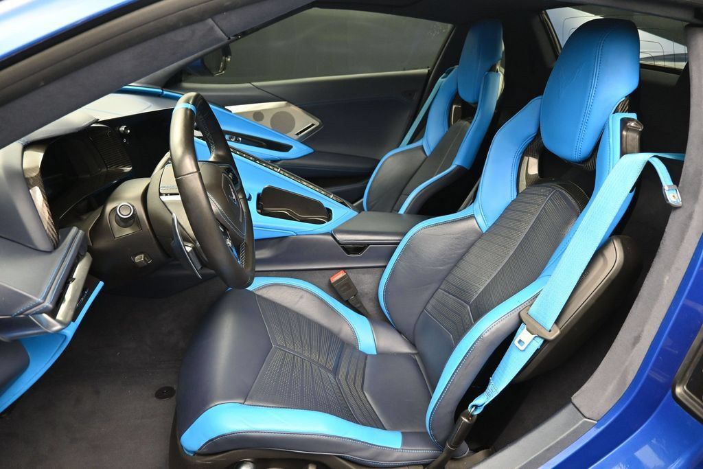 Used 2022 Chevrolet Corvette Stingray Premium Conv w/ Z51 Performance Package RWD image 3
