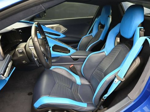 Used 2022 Chevrolet Corvette Stingray Premium Conv w/ Z51 Performance Package RWD image 3