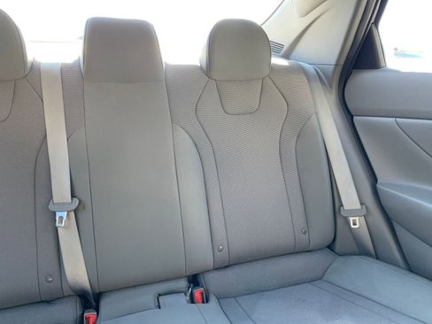 Used 2021 Hyundai Elantra SE image 35