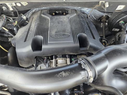 Used 2019 Ford Expedition Platinum RWD image 30