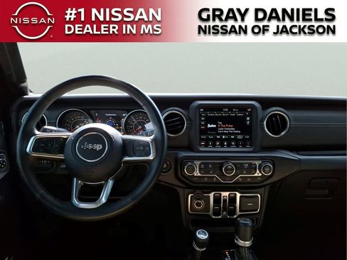 Used 2019 Jeep Wrangler Unlimited Sahara AWD/4WD image 10