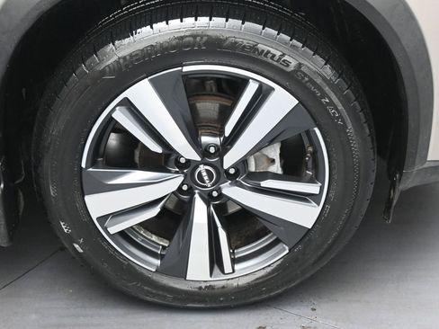 Used 2022 Nissan Rogue Platinum w/ Head-Up Display Package image 33