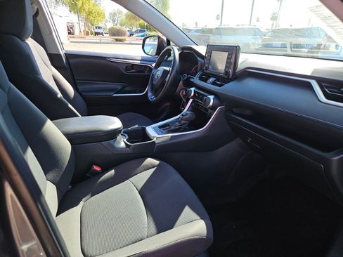 Used 2022 Toyota RAV4 LE w/ Carpet Mat Package (TMS) image 25