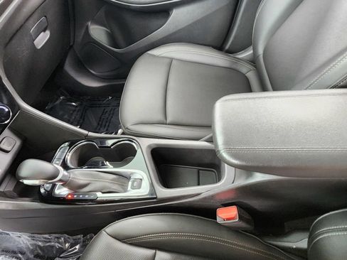 Used 2024 Buick Encore GX Sport Touring FWD image 29