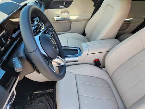 New 2025 Mercedes-Benz GLA 250 4MATIC image 10