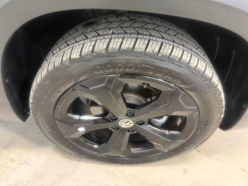 Certified 2025 Volkswagen Taos SEL w/ Black Wheel Plus Package AWD/4WD image 12
