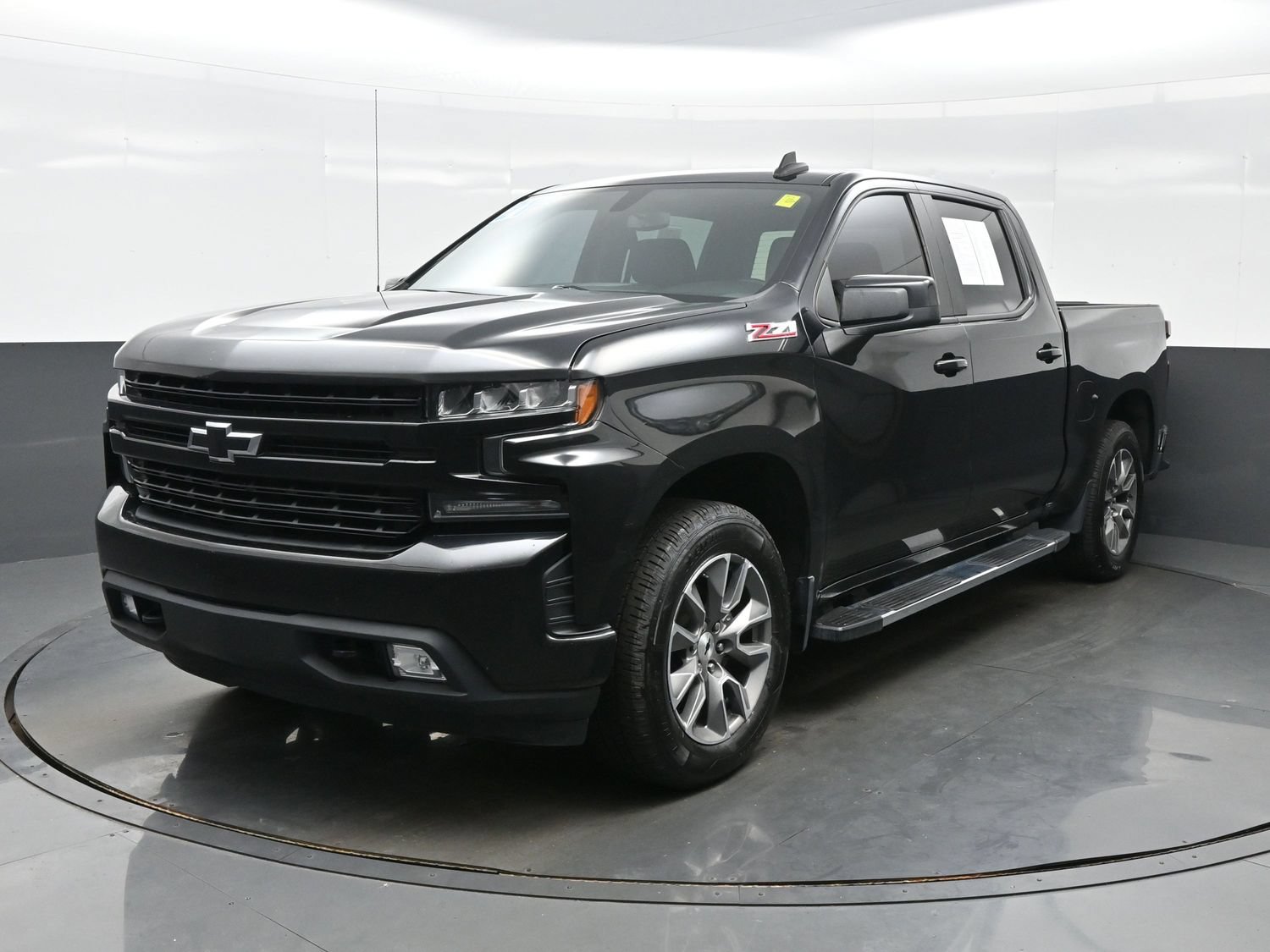 Used 2021 Chevrolet Silverado 1500 RST AWD/4WD image 2