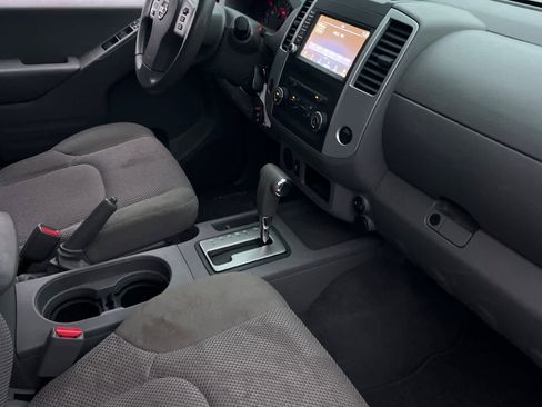 Used 2019 Nissan Frontier SV image 16