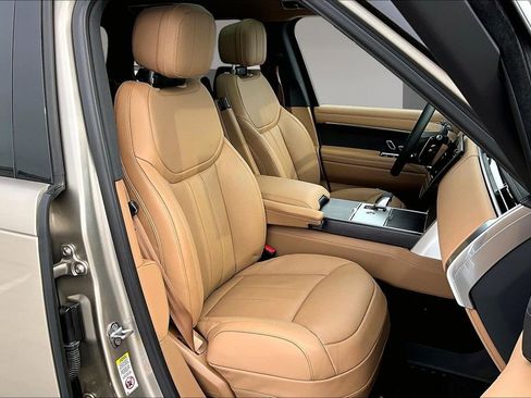 New 2026 Land Rover Range Rover SE image 11