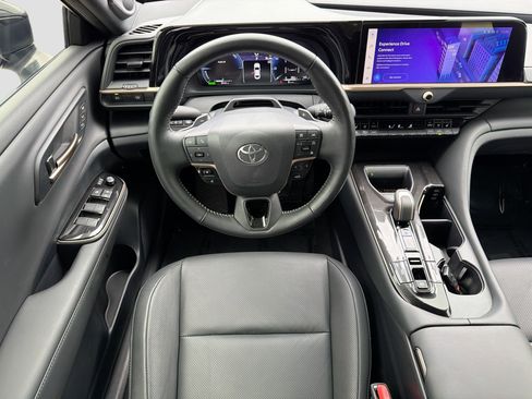 Used 2024 Toyota Crown Platinum image 16