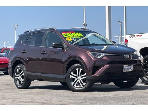 Used 2018 Toyota RAV4 LE w/ All Weather Liner Package FWD image 2
