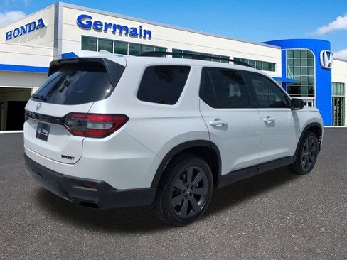New 2026 Honda Pilot Sport image 3