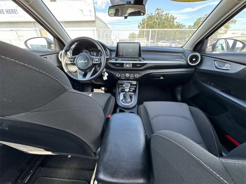 Used 2024 Kia Forte LXS w/ LXS Technology Package image 19