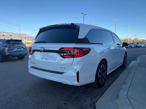 Used 2025 Honda Odyssey Elite image 6