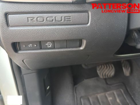 Used 2024 Nissan Rogue S FWD image 10