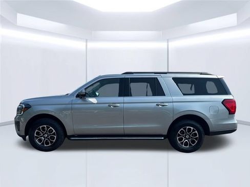 Used 2023 Ford Expedition Max XLT RWD image 2
