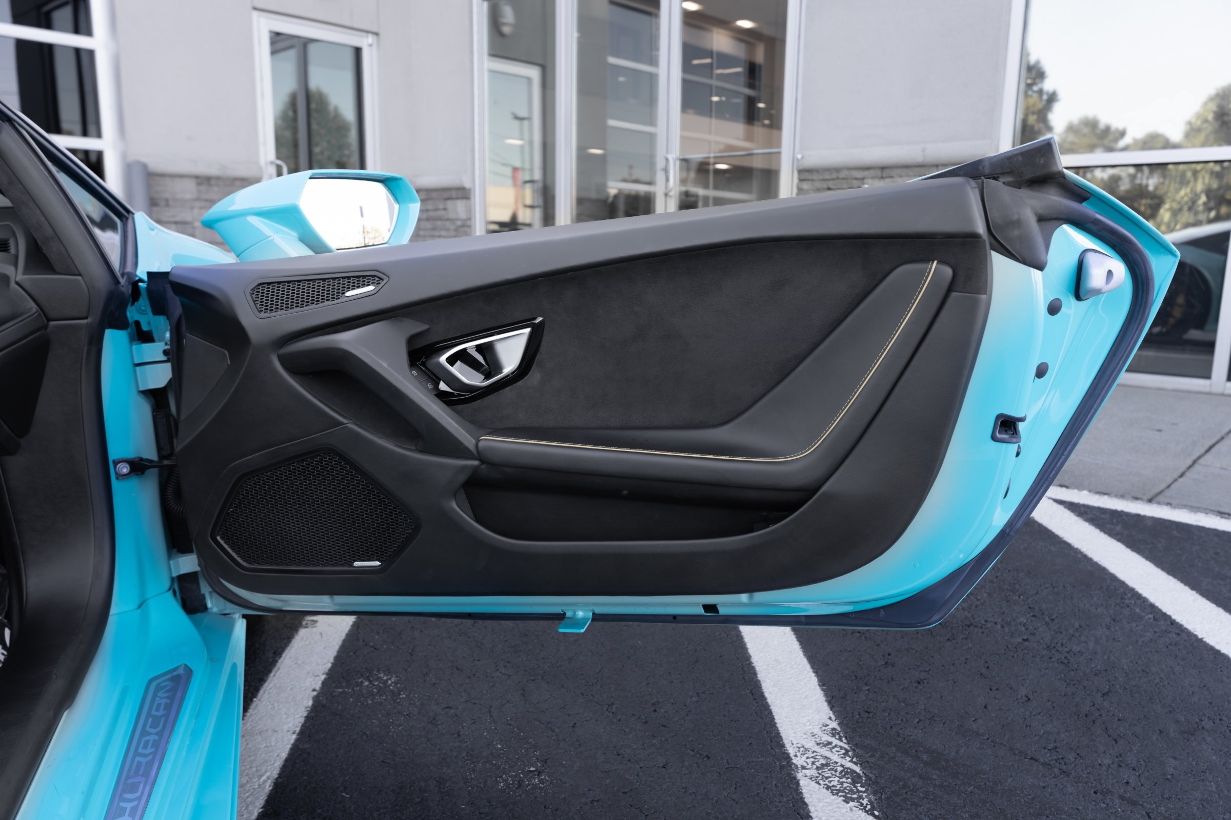 Used 2023 Lamborghini Huracan EVO RWD image 59
