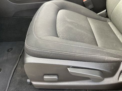 Used 2017 GMC Canyon SLE image 19