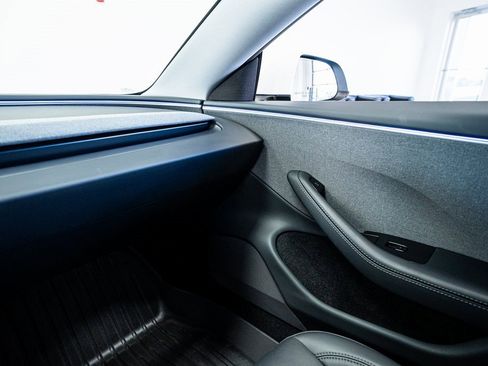 Used 2025 Tesla Model 3 Long Range image 42