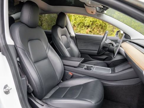 Used 2021 Tesla Model 3 Standard Range Plus RWD image 33