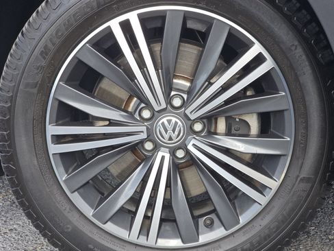 Used 2019 Volkswagen Tiguan SEL AWD/4WD image 16
