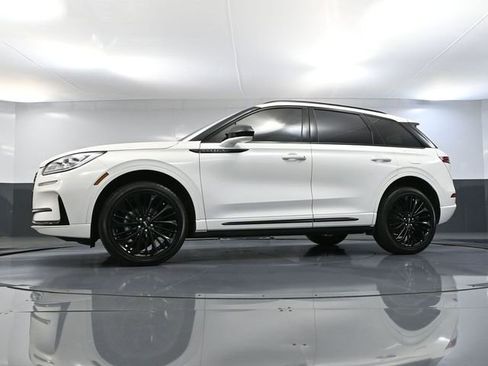 Used 2023 Lincoln Corsair Reserve w/ Jet Appearance Package image 52