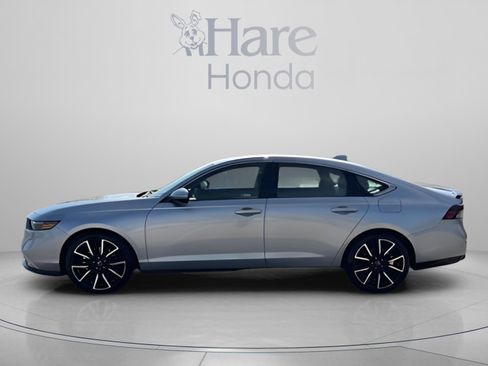 Used 2025 Honda Accord Touring image 2