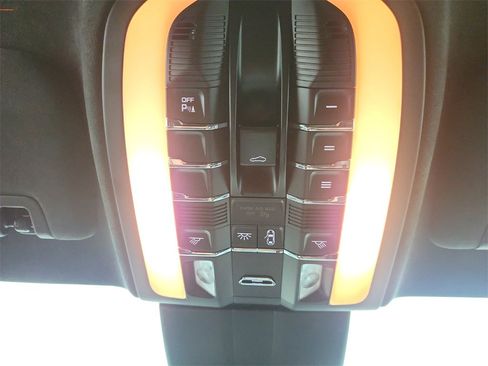 Used 2015 Porsche Panamera GTS image 36
