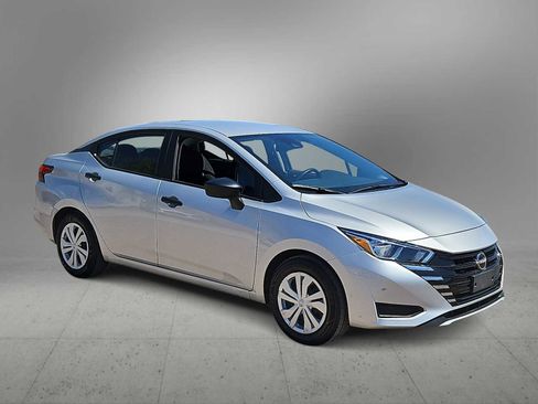 Used 2024 Nissan Versa S FWD image 2