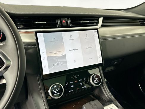 Certified 2026 Jaguar F-PACE R-Dynamic S AWD/4WD image 12