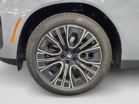 Used 2025 BMW X3 xDrive30i w/ Convenience Package image 9