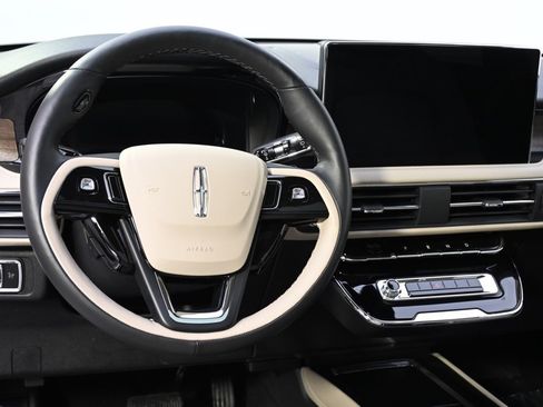 New 2025 Lincoln Corsair Reserve w/ Jet Appearance Package image 12