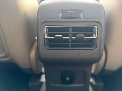 Used 2022 Lincoln Corsair AWD w/ Premium Package image 17